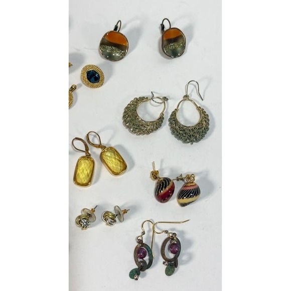 Women's Costume Jewelry Lot – Earrings, Brooches & Arm Braclet - Picture 5 of 13